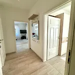 2001 - Brigitte Appartement *