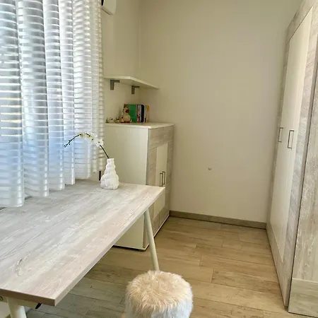 Apartamento 2001 - Brigitte *